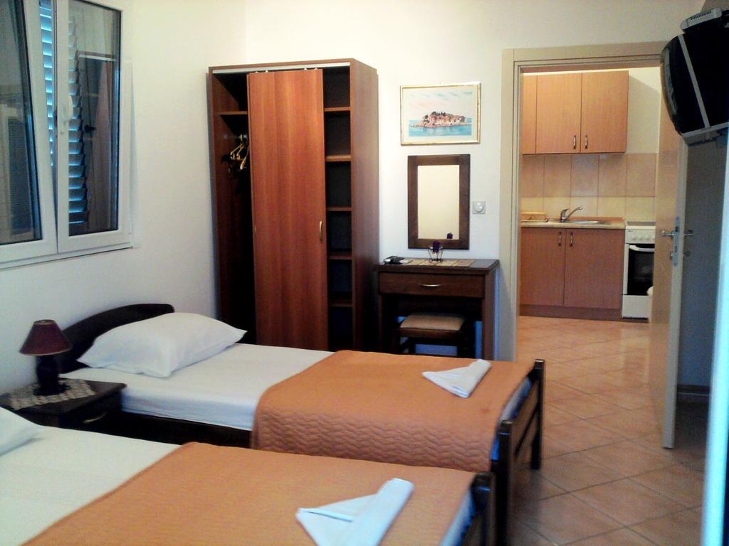 Oaza Guest House Ilha Sveti Stefan Quarto foto