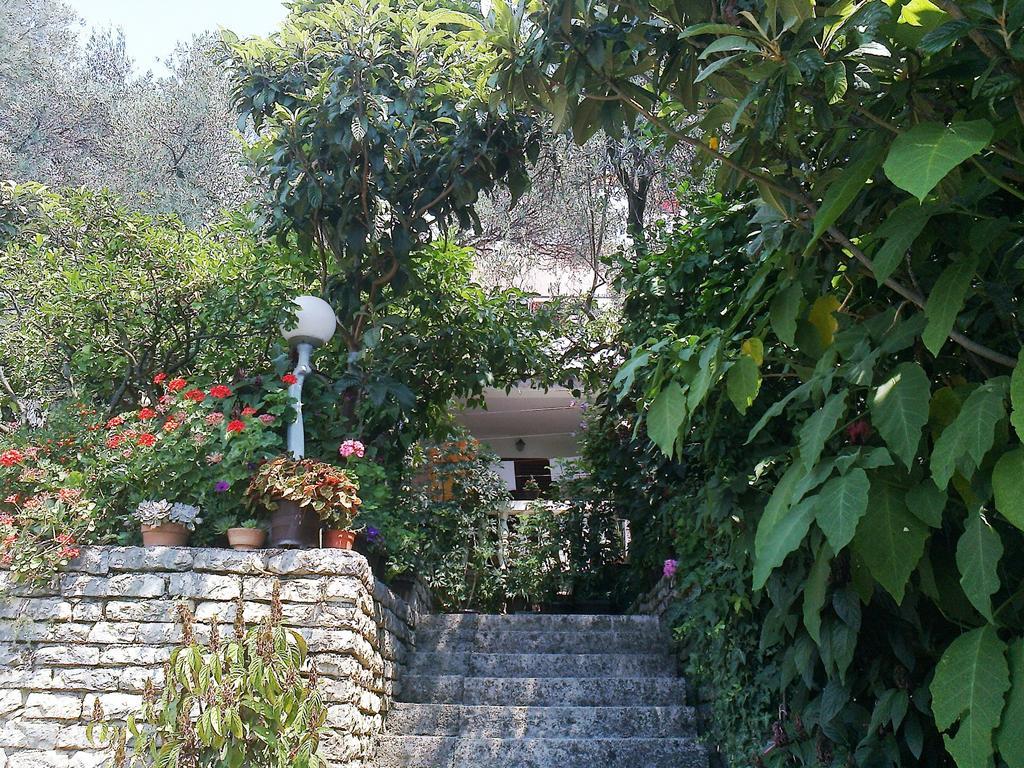 Oaza Guest House Ilha Sveti Stefan Exterior foto